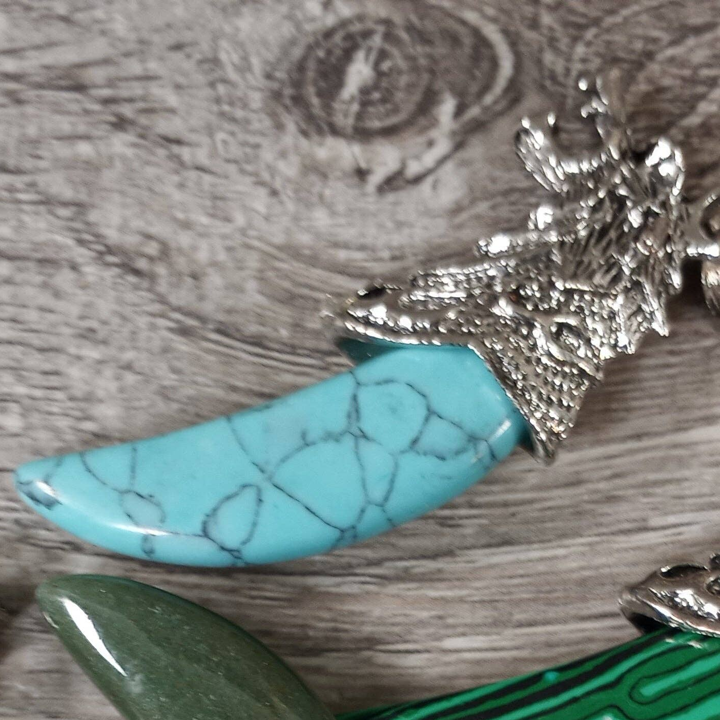 Gemstone Wolf Head Pendant in Assorted Crystals – Gift Shop