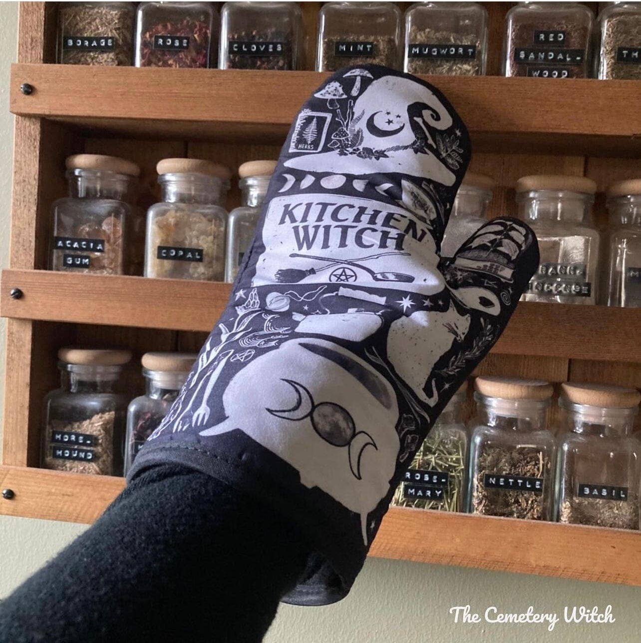 Kitchen Witch Oven Mitt Set -