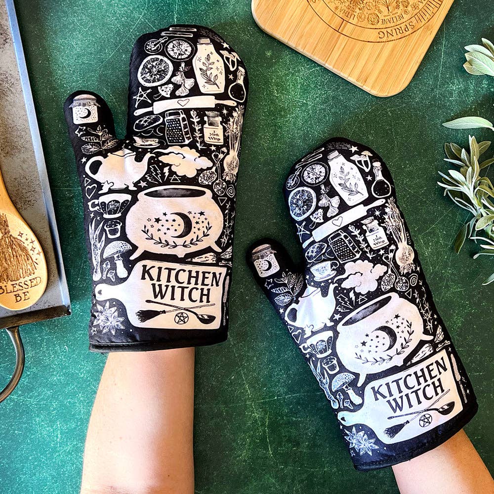 Kitchen Witch Oven Mitt Set -