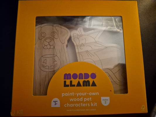 Mondo Llama Paint your own Wood Pet Kit