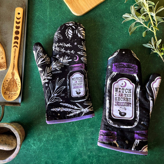Kitchen Witch Oven Mitt Set -